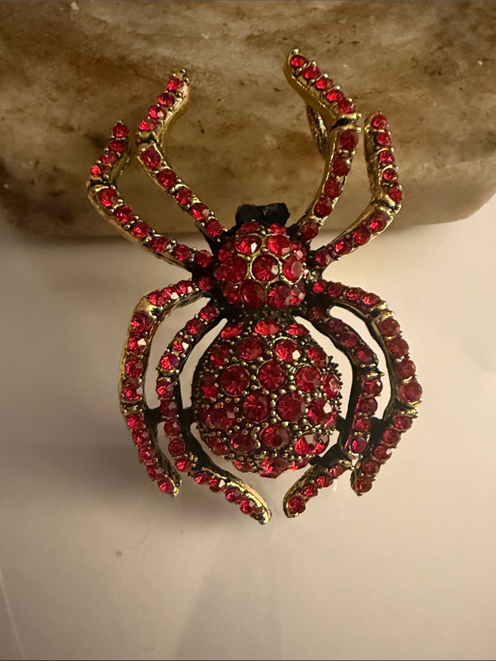 Vintage Gold-Tone Red Crystal Spider Brooch - Elegant Women’s Jewelry Accent